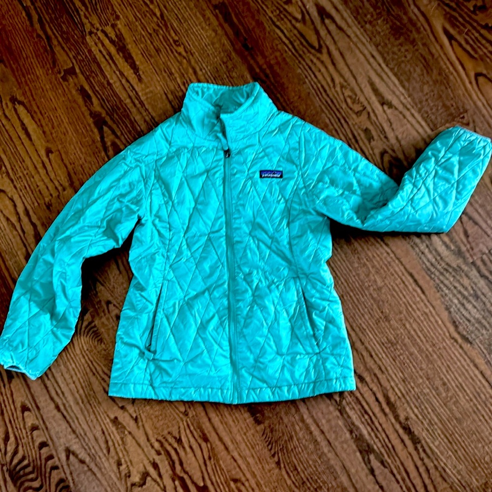 Patagonia girls lightweight jacket Size M 10